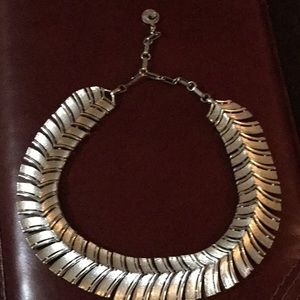 Lisner Beautiful Statement Piece